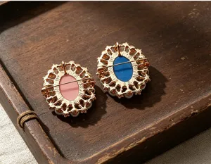 Vue arrière détaillée de la base de broche camée de style victorien