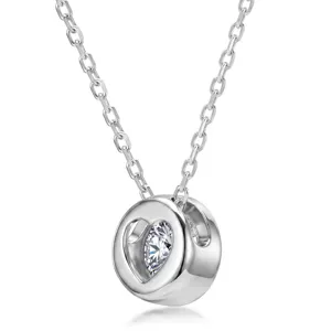 Magnifique collier bulle diamant de laboratoire 1 carat en argent 925 avec pendentif cœur scintillant.