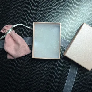 Rosa Schmuckgeschenkbox Set mit Samtbeutel und durchscheinendem Band für Geschenke