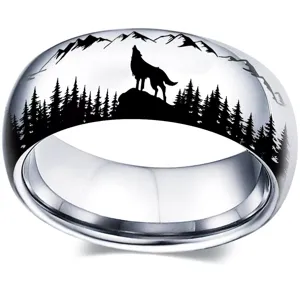 Herren 8mm Edelstahl Ring mit lasergraviertem heulenden Wolf Berg und Wald Design Schmuck