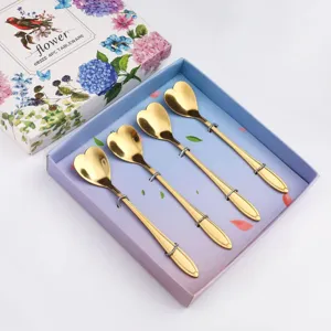 Edelstahl Herzförmiges Kaffeelöffel Set mit Blumen-Geschenkbox zum Dessert rühren.
