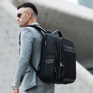 Grande zaino business da uomo, per laptop da 17 pollici viaggio e lavoro casual nero elegante.