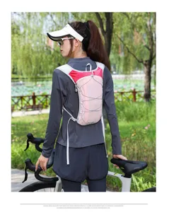 Outdoor Radfahren Trinkrucksack Detail, atmungsaktives Mesh, leichtes verstellbares Design.