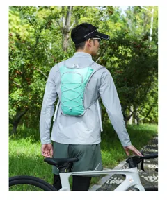 Detailansicht des Outdoor-Radsport-Rucksacks, leichte Trinkweste mit atmungsaktiven Gurten.
