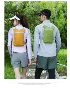 Leichter Outdoor Sport Lauf Weste Rucksack Detail mit wasserabweisendem Reissverschluss.