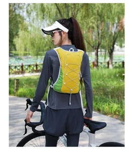 Detailansicht des leichten Lauf- und Radfahr-Rucksacks, atmungsaktiv für Outdoor-Sport.