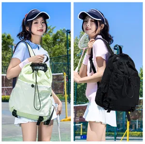 Leichter Kordelzug Rucksack fuer Sport, Badminton und Basketball mit grossem Fassungsvermoegen.