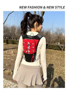 Outdoor Lauf Marathon Sport Rucksack in Rot und Schwarz mit elastischen Kordeln für Training.