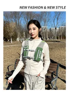 Leichter Laufrucksack Trinkweste mit mehreren Vordertaschen für Outdoor-Sportarten.