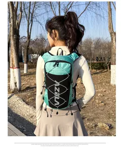 Azela Marathon Laufrucksack Outdoor Sport Cross-Country Trinkwestentasche Detailansicht.