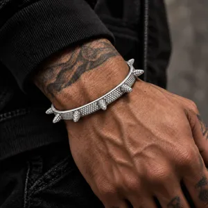 Herren Hip Hop Zirkonia Spike Armreif Punk Rock Kupfer Armband fuer taeglichen Streetwear Style