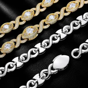 Nahaufnahme der Hip-Hop Infinity Auge Gliederkette Halskette mit Zirkonia Steinen.