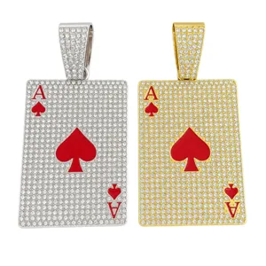Collar con colgante de carta de póquer de diamantes de imitación hip hop en plata y oro.