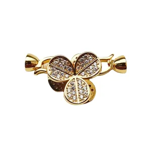 Goldener Strass-Kleeblatt Schmuckverschluss für Perlenketten, Armbänder und Pulloverketten.