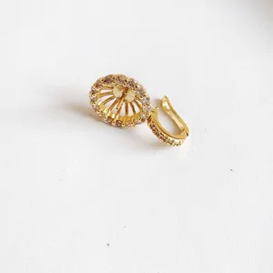Gold-plated micro-pave zirconia jewelry bail connector, detailed view of pearl pendant clasp.
