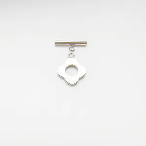 Stainless steel clover OT clasp detail view, perfect for DIY pearl necklaces and jewelry making.