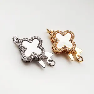 Chiusura a trifoglio di lusso con madreperla e zirconi per creazione di gioielli DIY.