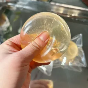 Χειροποίητη κίτρινη μπάλα squishy τύπου μαλτόζης για ανακούφιση από το άγχος και αισθήσεις