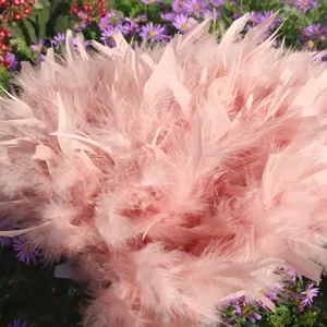 Plumes artisanales duveteuses rose clair accessoires DIY plume de dinde pour decoration
