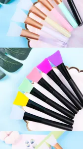 Silicone face mask brush soft applicator tool for mud mask mixing and skincare application.