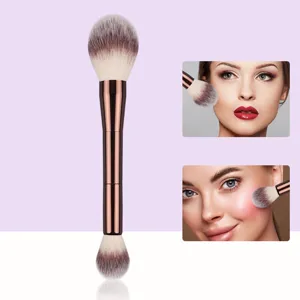 Dubbelzijdige make-upkwast voor poeder en blush, zachte haren, roségoudkleurig handvat!