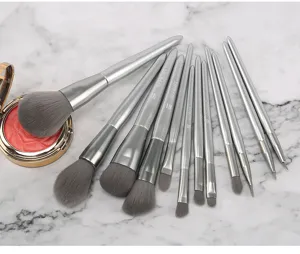 Silbernes 12-teiliges Make-up-Pinsel-Set professionelle weiche Kosmetikwerkzeuge für Puder.