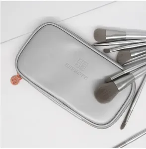 Silbernes Make-up-Pinsel-Set mit Tasche, weiche Borsten für professionelles Gesichts-Make-up.