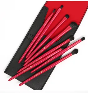 Lot de 8 pinceaux de maquillage pour les yeux : poils doux et manches roses.