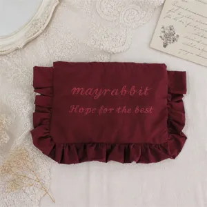 Rotes Kosmetiktäschchen mit Rüschen und Stickerei, süße Kosmetiktasche für Damen Alltag.
