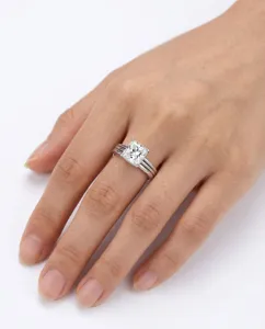 Exquisiter 100-Punkt Prinzessin Zucht-Diamantring aus 925er Sterlingsilber, Detailansicht.