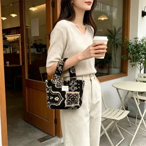 Borsa a mano in peluche rétro con motivo etnico, elegante mini tote bag da donna stile quotidiano.