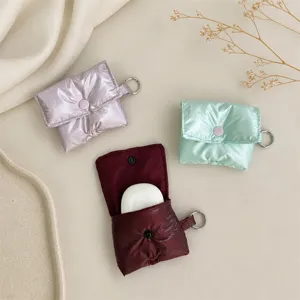 Gewatteerd drukknop Bluetooth oortelefoon beschermhoesje met sleutelhanger mini etui