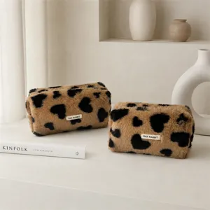 Pluche cosmetisch tasje met hartjespatroon, grote draagbare opbergtas voor dagelijks gebruik.