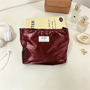 Borsa cosmetica impermeabile lucida, elegante borsetta per il trucco per uso quotidiano.