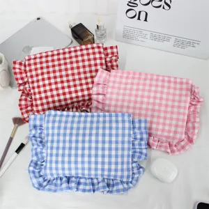 Ruitjes ruffles cosmetische tas detailweergave, schattige grote reismake-uptas.
