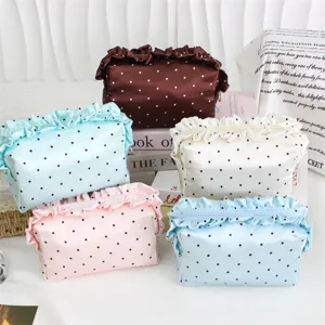Französischer Stil Polka Dot Satin Kosmetiktasche Große Kapazität Rüschen Kulturbeutel Polyester Make-up Organizer Für Damen Täglich
