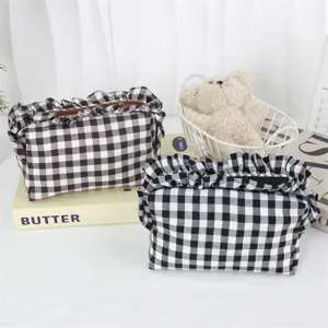 Koreanische Karo Kosmetiktasche mit Rüschen große Kapazität tragbare Make-up Tasche