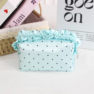 Französische Kosmetiktasche aus Satin mit Pünktchen und Rüschen, große Make-up-Tasche.