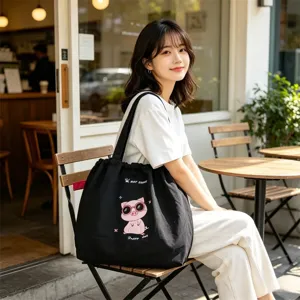 Bolso tote de lona negra con bordado de cerdito tierno, bolso de hombro informal para uso diario.