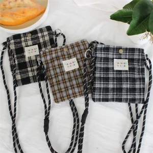 Retro woolen plaid small crossbody bag, casual mini shoulder bag for women daily outdoor use.