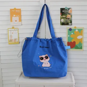 Bolso tote de lona azul con bordado de cerdo lindo, bolso de hombro con cordón para uso diario.