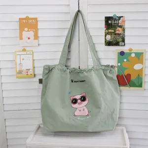 Bolso tote de lona con bordado de cerdo de dibujos animados, bolso de hombro verde casual diario.