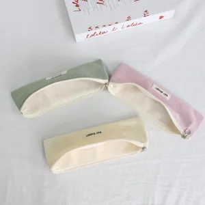 Einfarbiger Nylon Reißverschluss Make-up Beutel und Federmäschchen, Detailansicht im Pastellton.