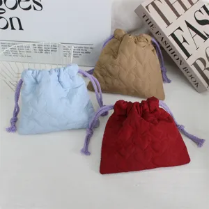 Pochette cordon matelassée cœur sac de rangement doux rembourré organiseur bijoux portable