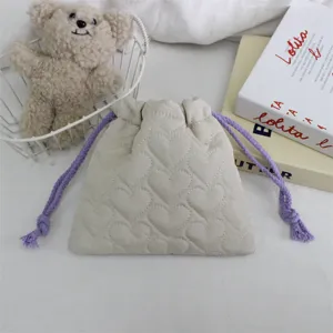 Sac cordon cœur matelassé pochette maquillage rembourrée douce rangement bijoux portable