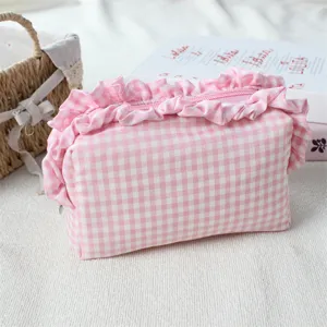 Rosa Karo Kosmetiktasche mit Rüschen, süße tragbare Make-up Tasche für Damen und Mädchen.