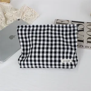 Bolso de cosméticos a cuadros en blanco y negro estuche de tela portátil organizador viaje