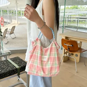 Sac à main en tissu doux style coréen, cabas de banlieue décontracté et léger pour usage quotidien.