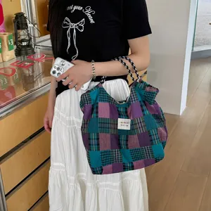 Sac cabas à carreaux vintage, sac à épaule décontracté de grande capacité pour femmes.
