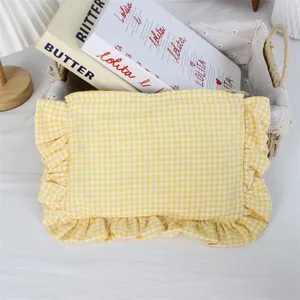 Gelbe Karo Rüschen Kosmetiktasche, süße tragbare Make-up Tasche für Reise und Hautpflege Aufbewahrung.